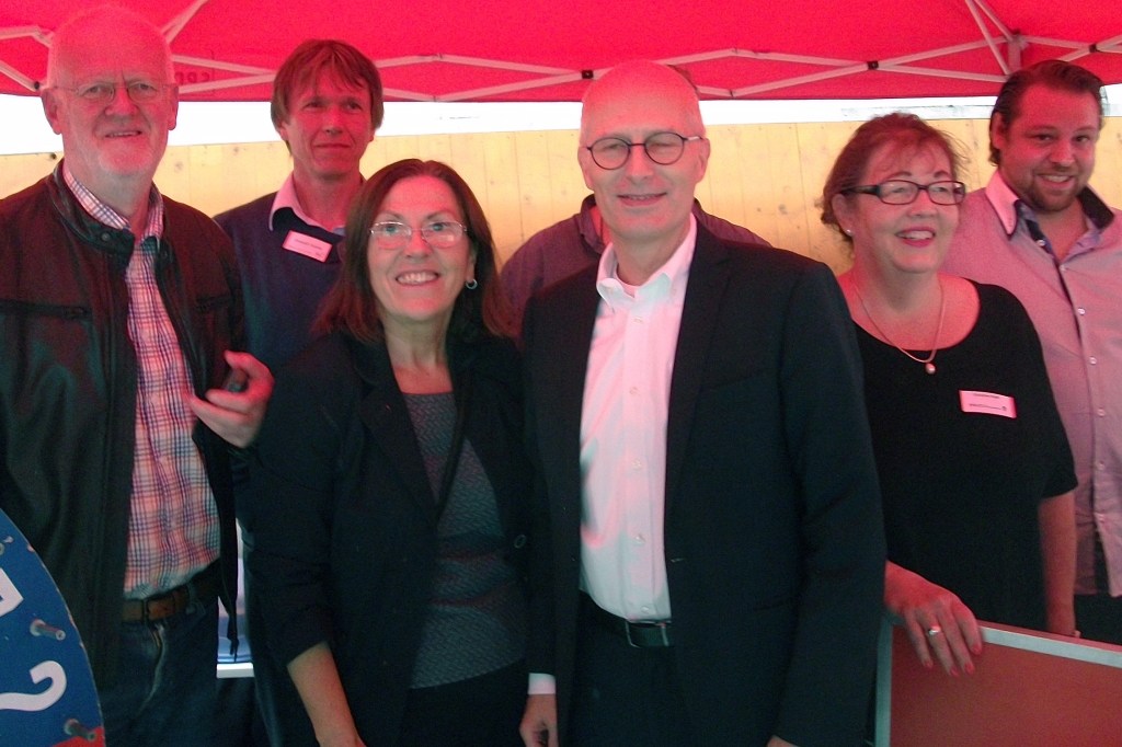 Dieses Bild hat ein leeres alt-Attribut; sein Dateiname ist 170784_1606746326076_3205944_o.jpg.